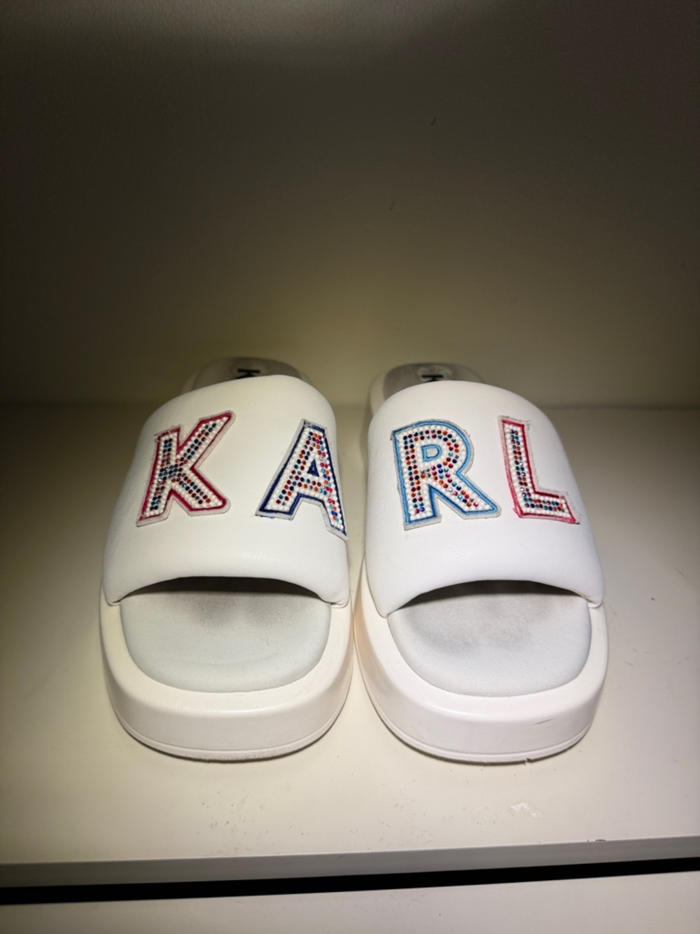 Karl‎ Lagerfeld White Slide Sandals with Multicolor Lettering. Sz 8